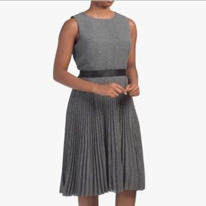 EUC - Max studio crepe pleated midi dress.